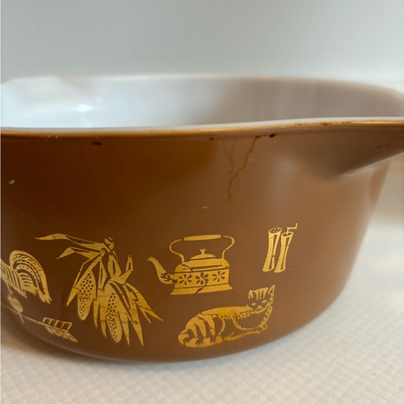 Vintage Pyrex Early American dish 2 1/2qt. - Picture 2 of 7
